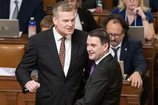 Protestsongy o Macinkovi a Turkovi baví celé Česko